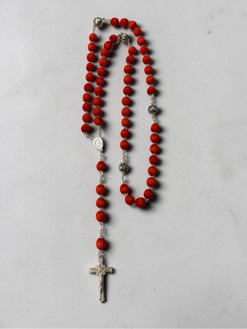 🫶🏻 Red Beaded Rosary with Silver Cross